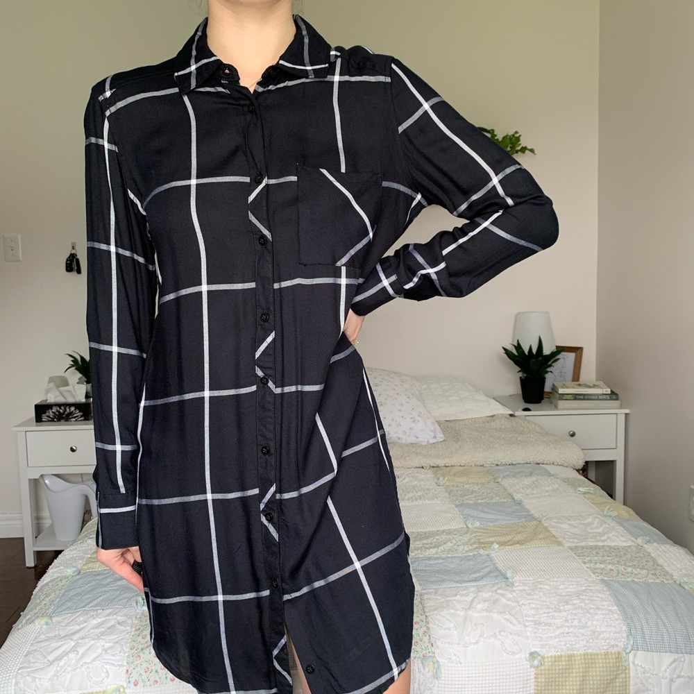 Black and white buttoned up dress